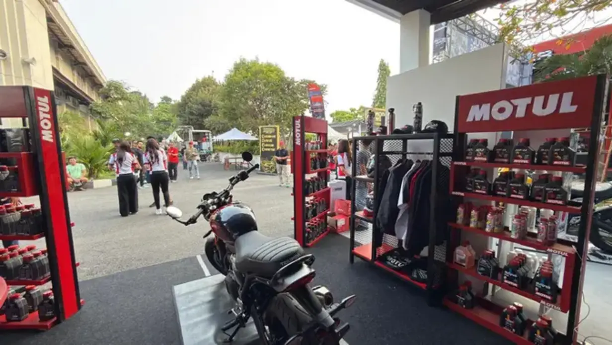 Pelumas Otomotif Dekati Pencinta Kendaraan Melalui Ajang Custom di JEC